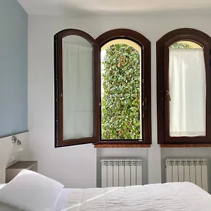jolly-apartments.it-lombardy.com/